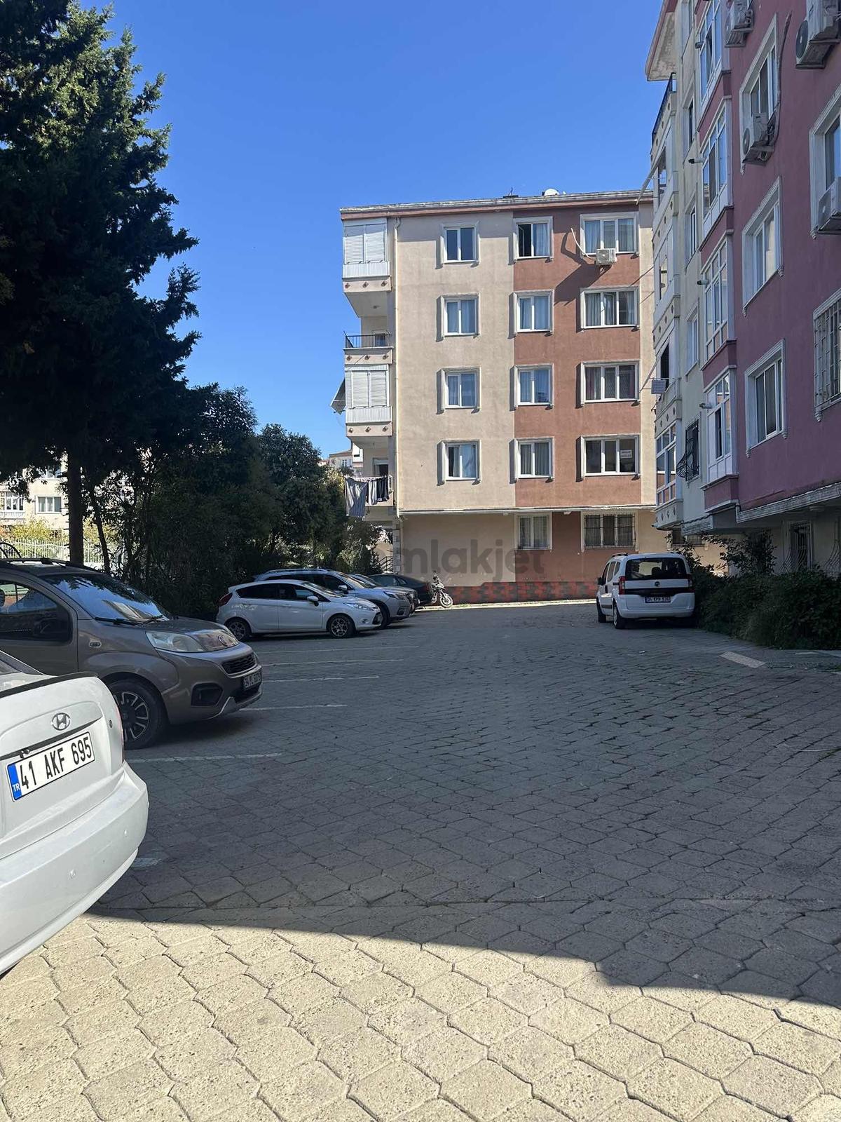 Çekmeköy Akkon Sitesinde 2+1 Kiralık Daire Boş - 13