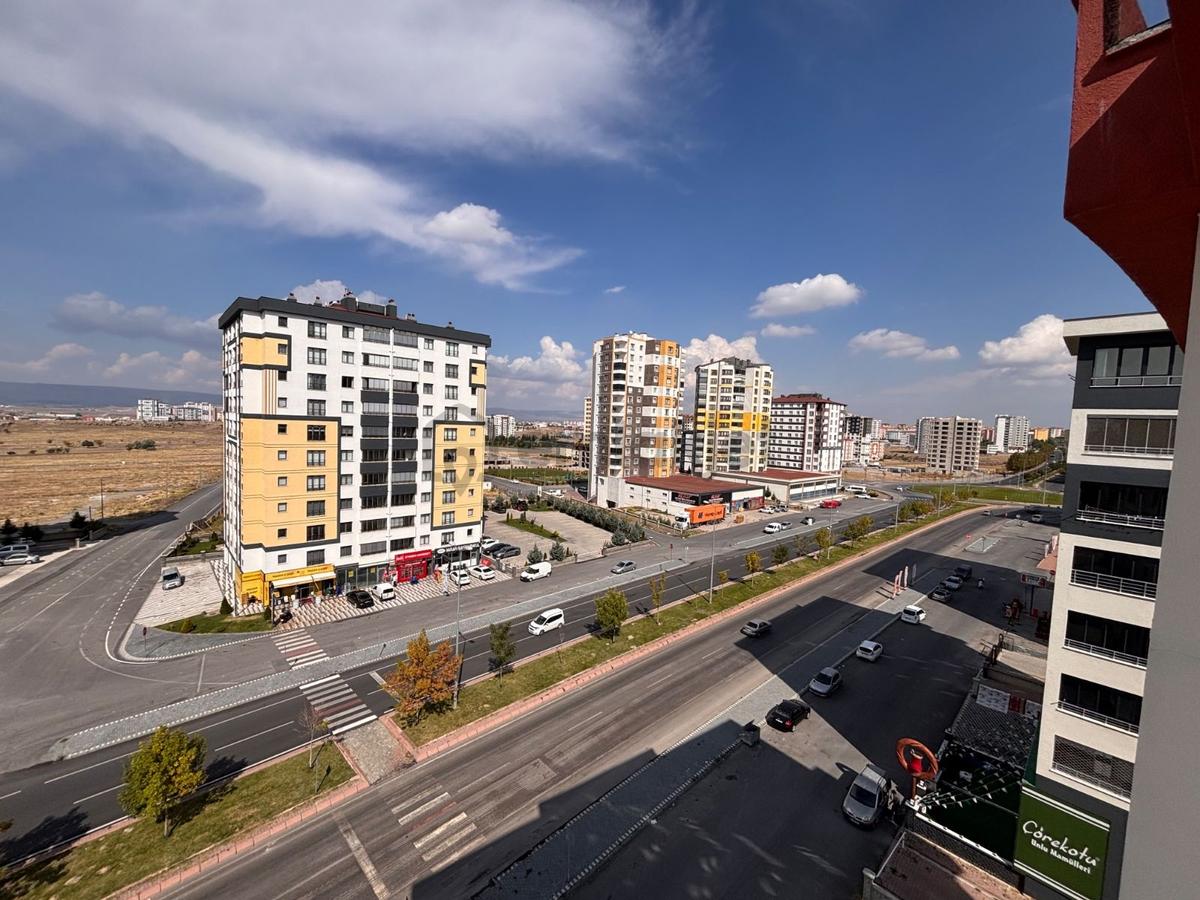 Serkent Cadde Üzeri Extra Yapılı Kombili Satlık Daire - 19