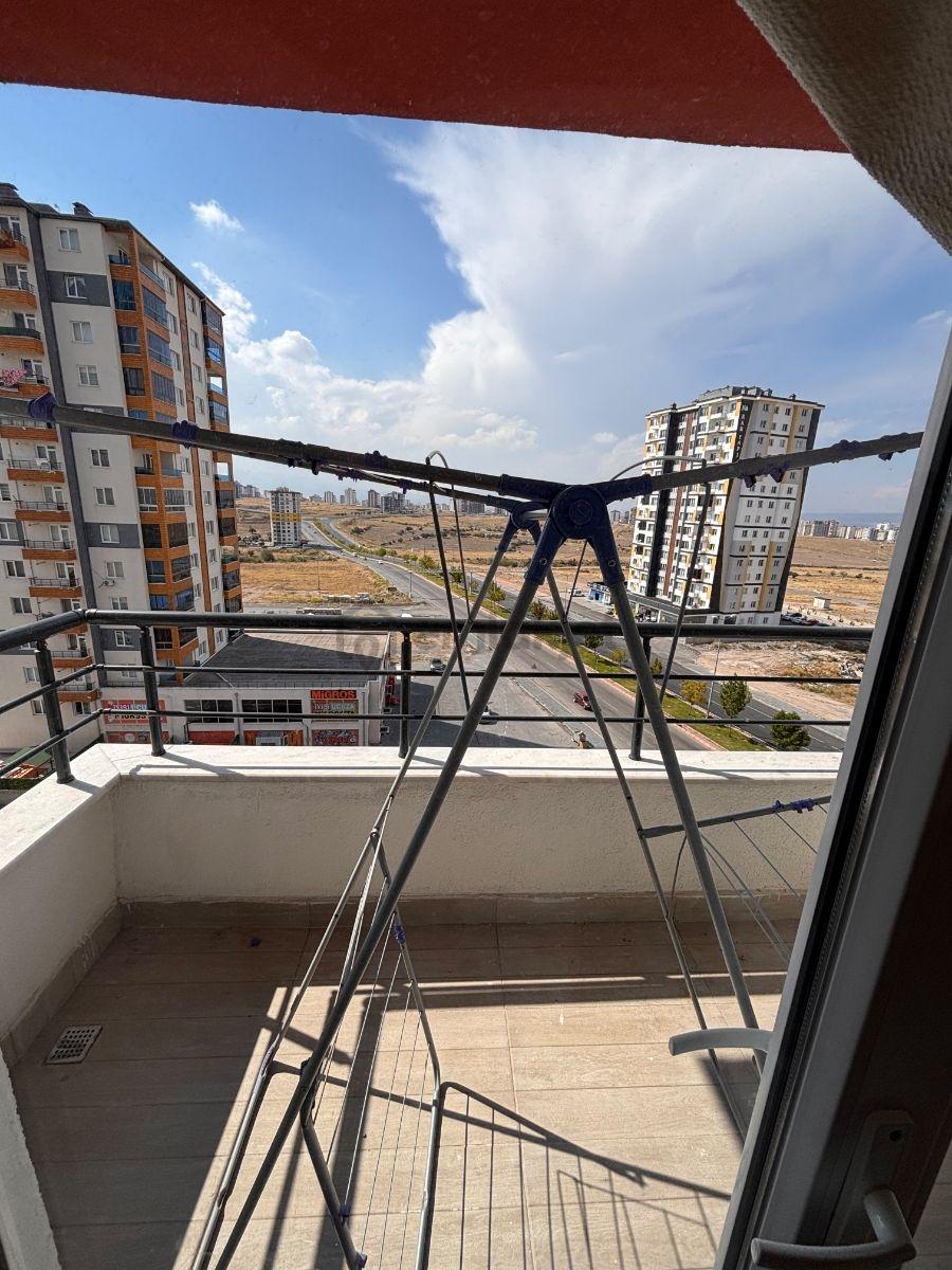 Serkent Cadde Üzeri Extra Yapılı Kombili Satlık Daire - 23