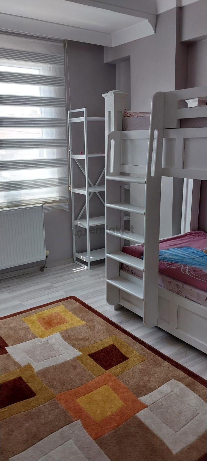 Muratlı İstiklal Kurtpınar'da Eşyalı Kiralık 2+1 Daire