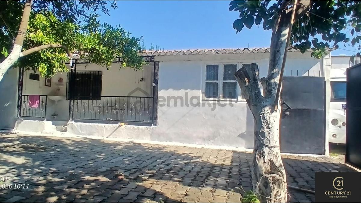 Kardeşköyde Müstakil Evli Arsa 330²