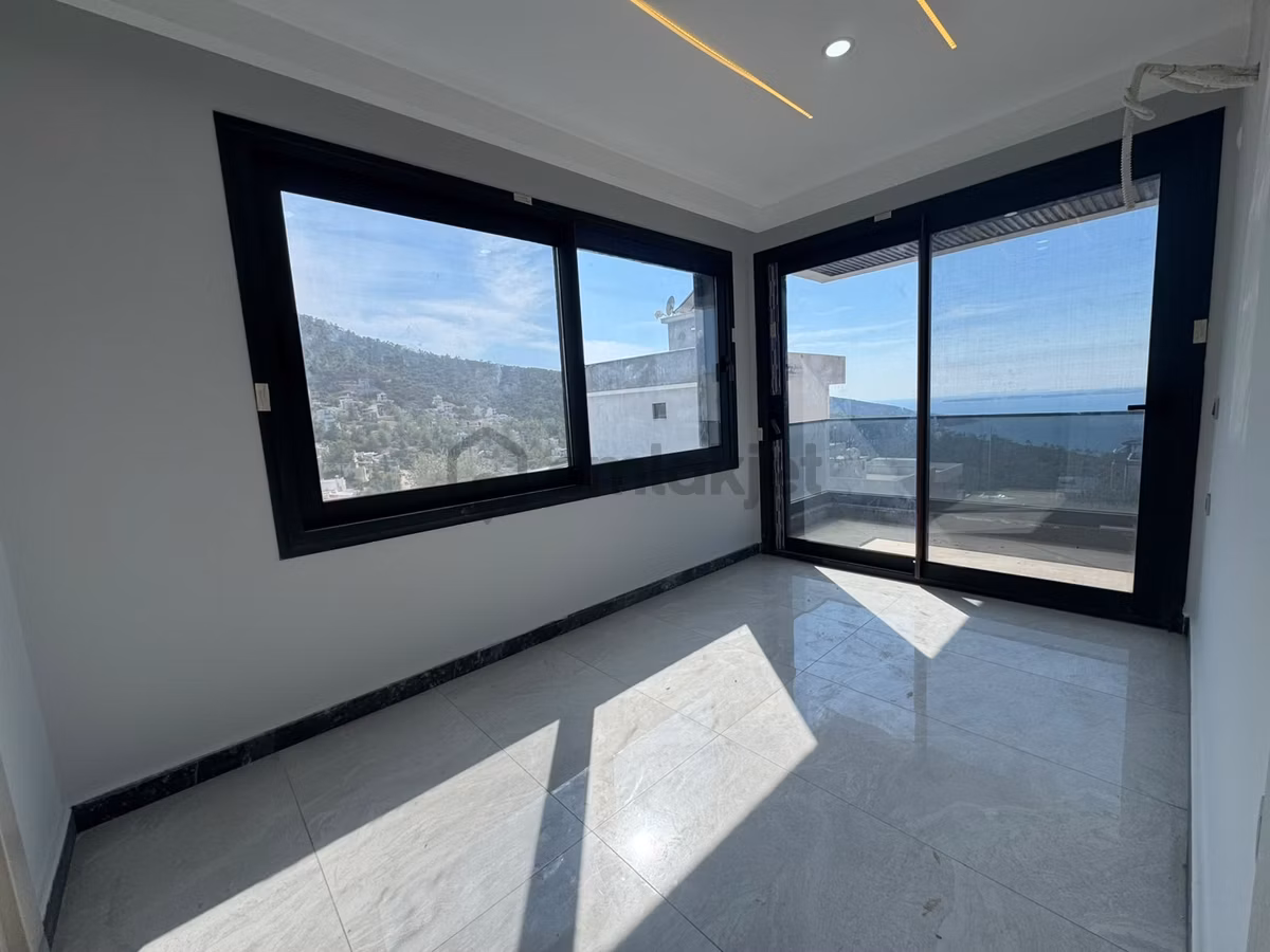 Aradığınız Manzaralı Havuzlu Villa Bulundu - 9