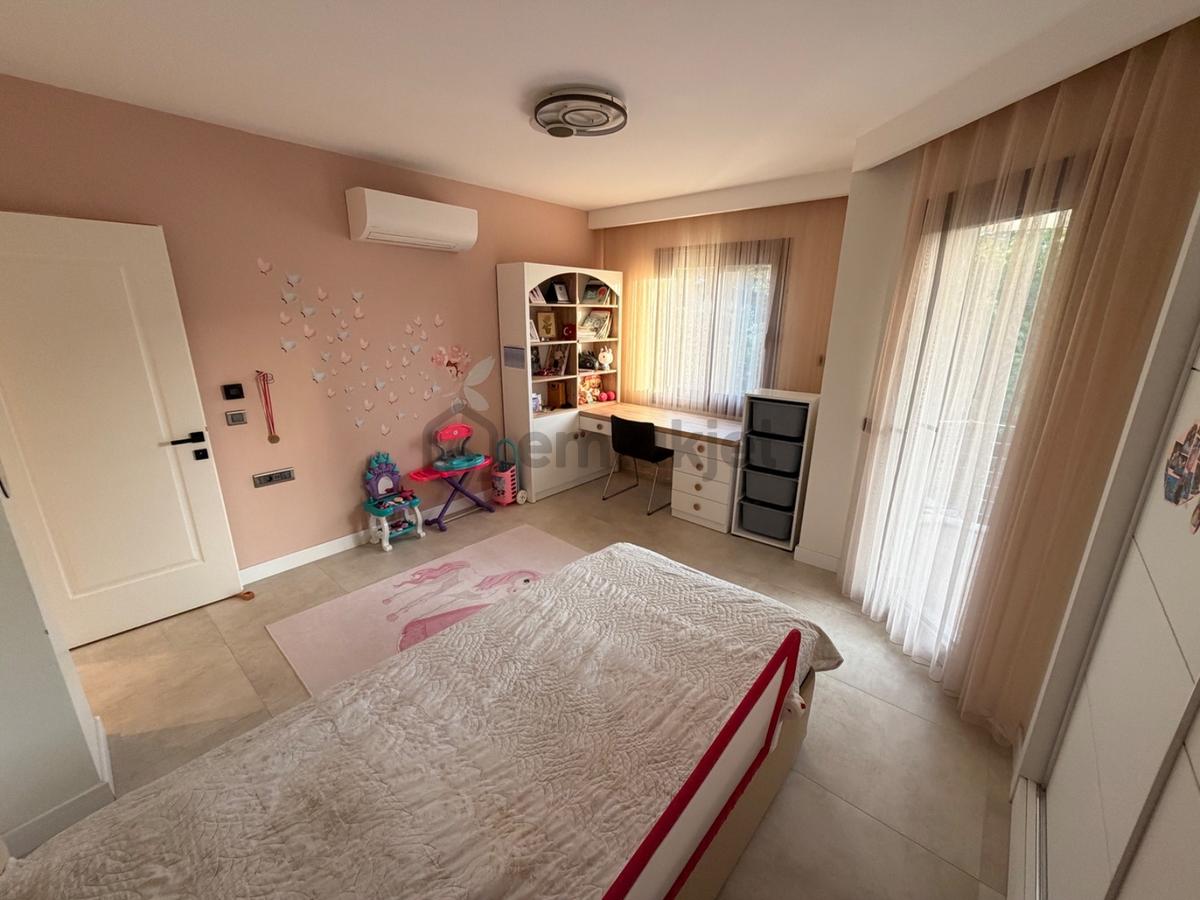 Hatipiriminde Bahçeli, Yerden Isıtmalı 4+1 Müstakil Villa - 14