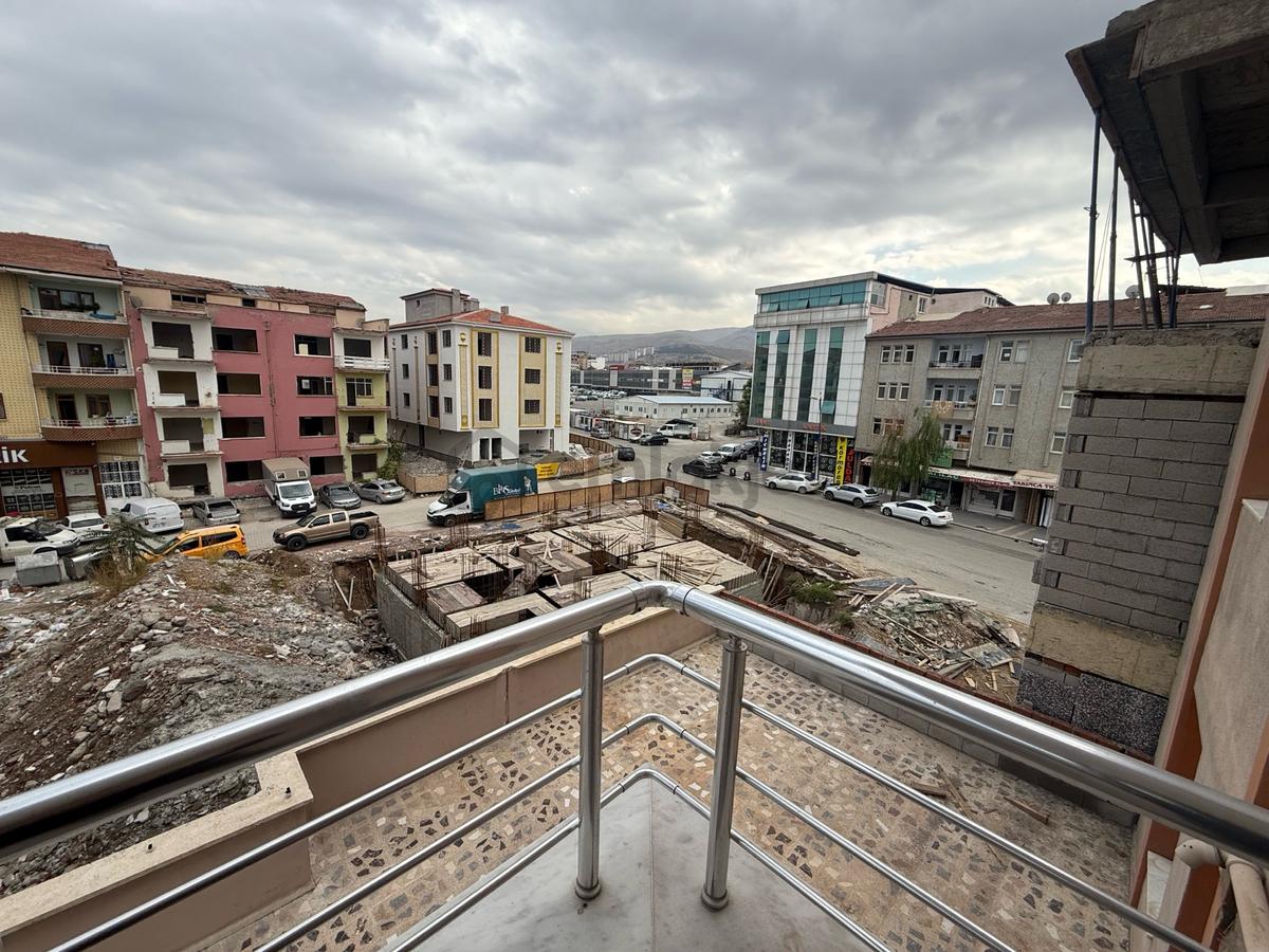 Malatya Şifa Mahallesi 3+1 Geniş Balkonlu Satılık Daire - 23