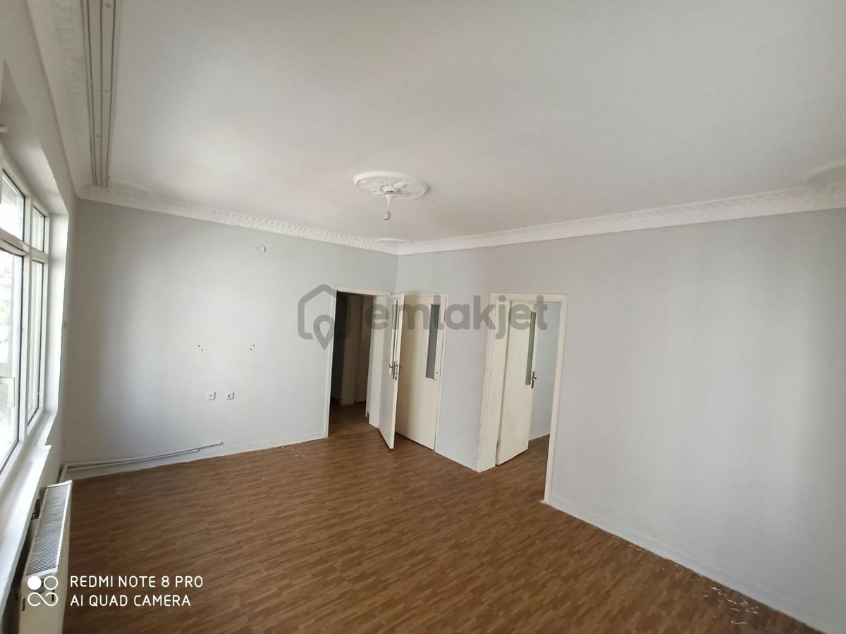 2+1 Ara Kat Metroya Yakın Kiralık Daire - 4