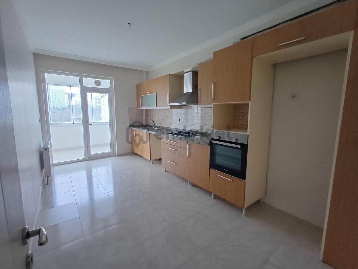 Biens'ten Bağlıca Bulvar Üstünde Kiralık 4+1 Daire - 3