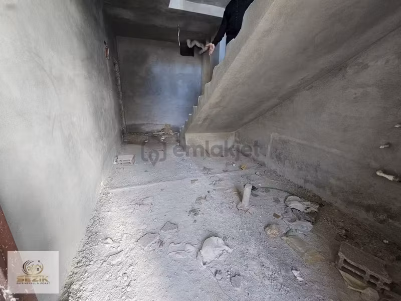 Gulbahcesi Mh 215 Mt 3 Katlı Kaba İnşaatlı Köy Yolu Civarı - 4
