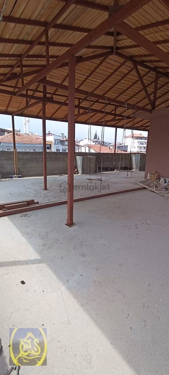 Devlet Hastanesine Yakın 2 Yaşında Bodrum+2 Katlı Mustakil Bina - 26