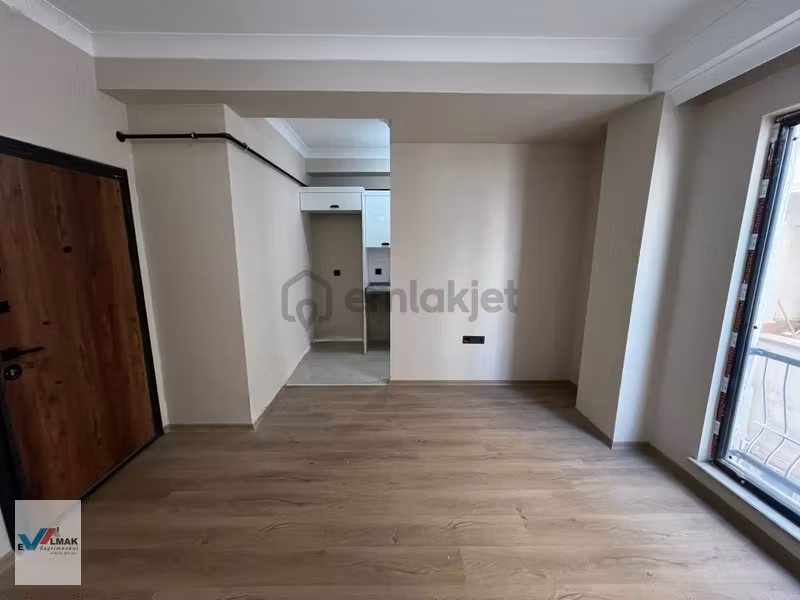 Evalmak'ta Acil 1+1(50m2)lüks Yapım Kullanışlı Sıfır Arakat - 2