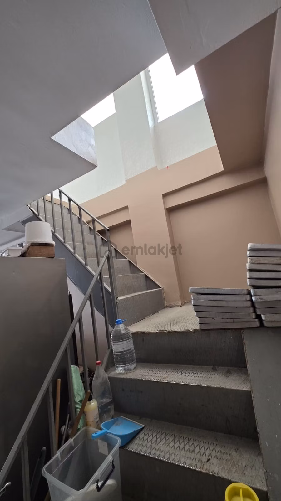 Ahmet Yesevi De Satılık 3 Katlı Dükkan - 4