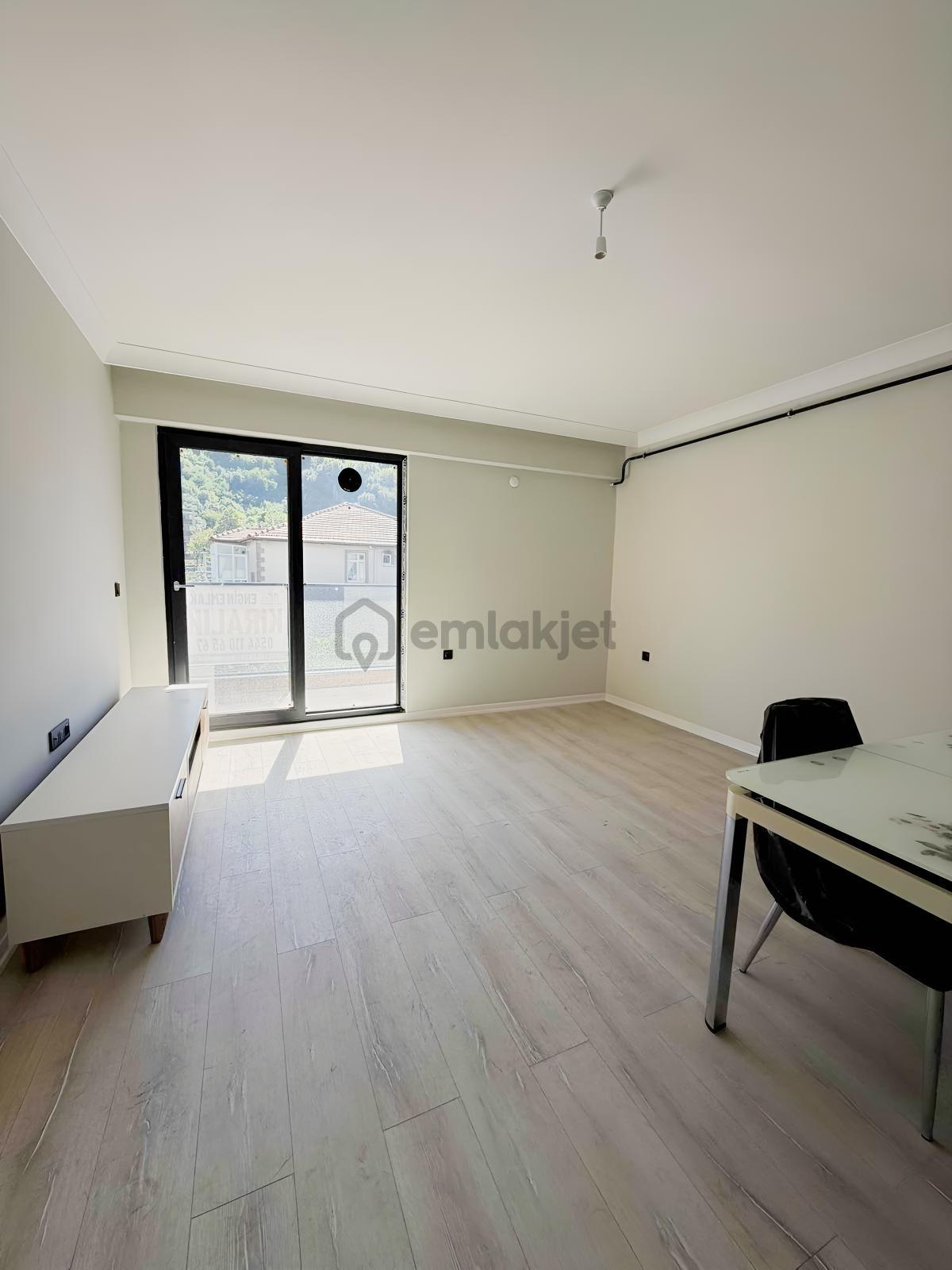 Engin Emlaktan Kemerde Kiralık 1+1 Daire - 12