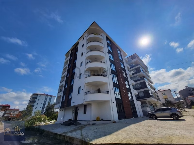 Uzman Emlak'tan 3+1 Deniz Manzaralı 6.katta Sıfır Kiralık Daire