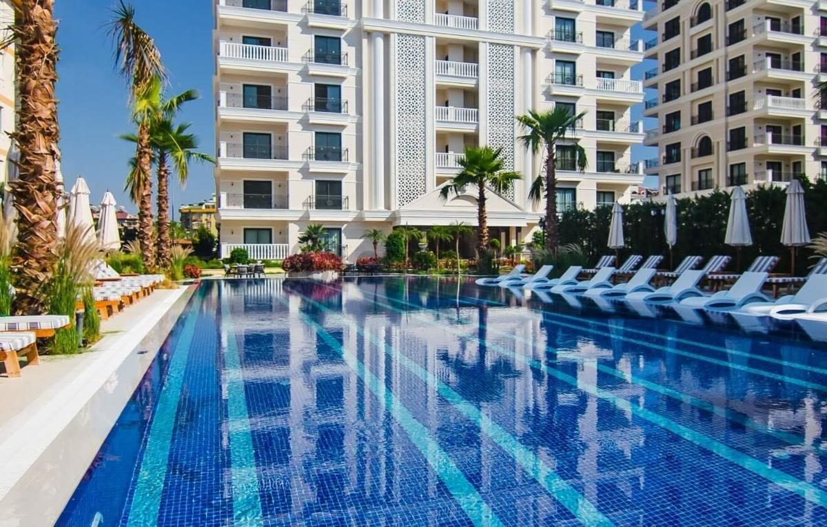 Alanya Merkezde Denize 150 M Full Lüks Eşyalı Satılık 2+1 Daire