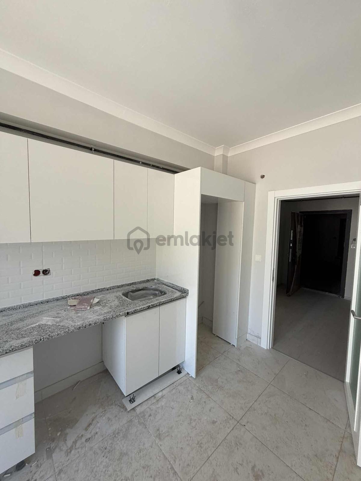 Engin Emlaktan Site İçerisinde Kiralık 3+1daire - 6