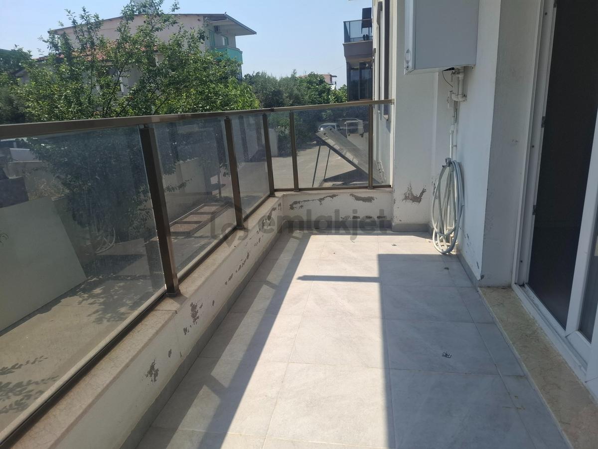 Menderes'de Geniş Balkonlu Harika 2+1 Daire - 2