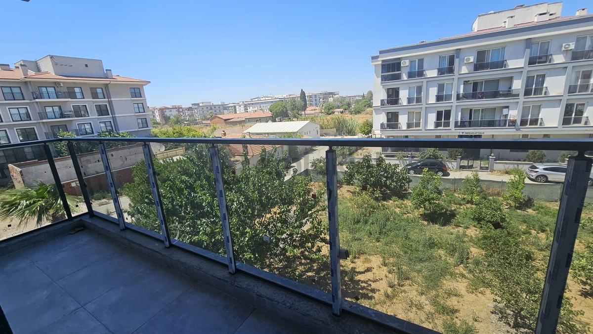 Seyrek'te Site İçerisinde Ara Kat Satılık 1+1 Lüks Daire - 20
