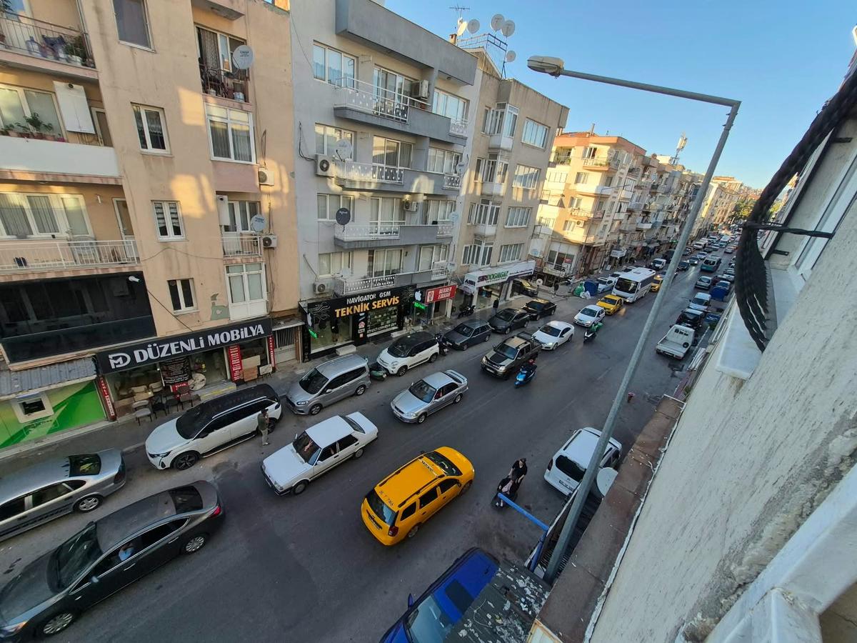 Buca Laleli'de 3+1 Cadde Üzeri Kiralık Daire - 10