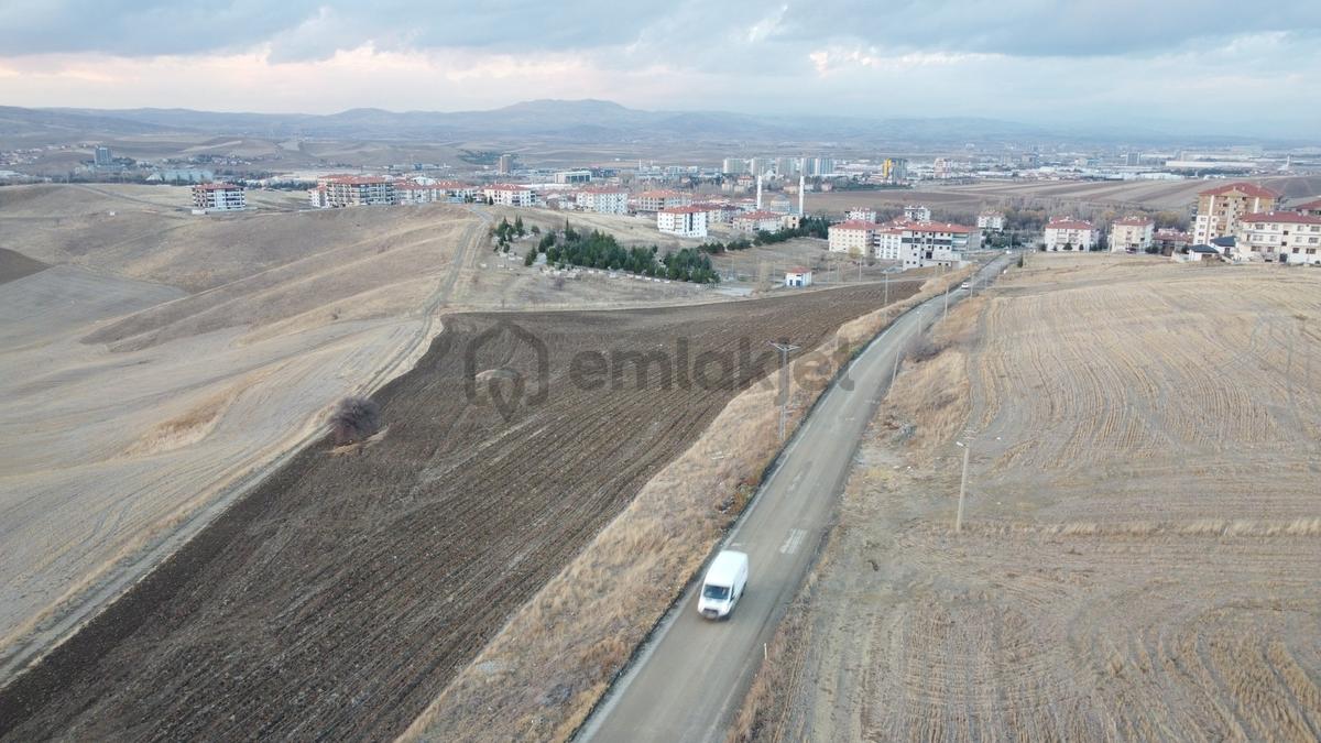 *-*altınova Da İmara Sınır 958 (802ada2) Parsel 210 Metre--* - 28