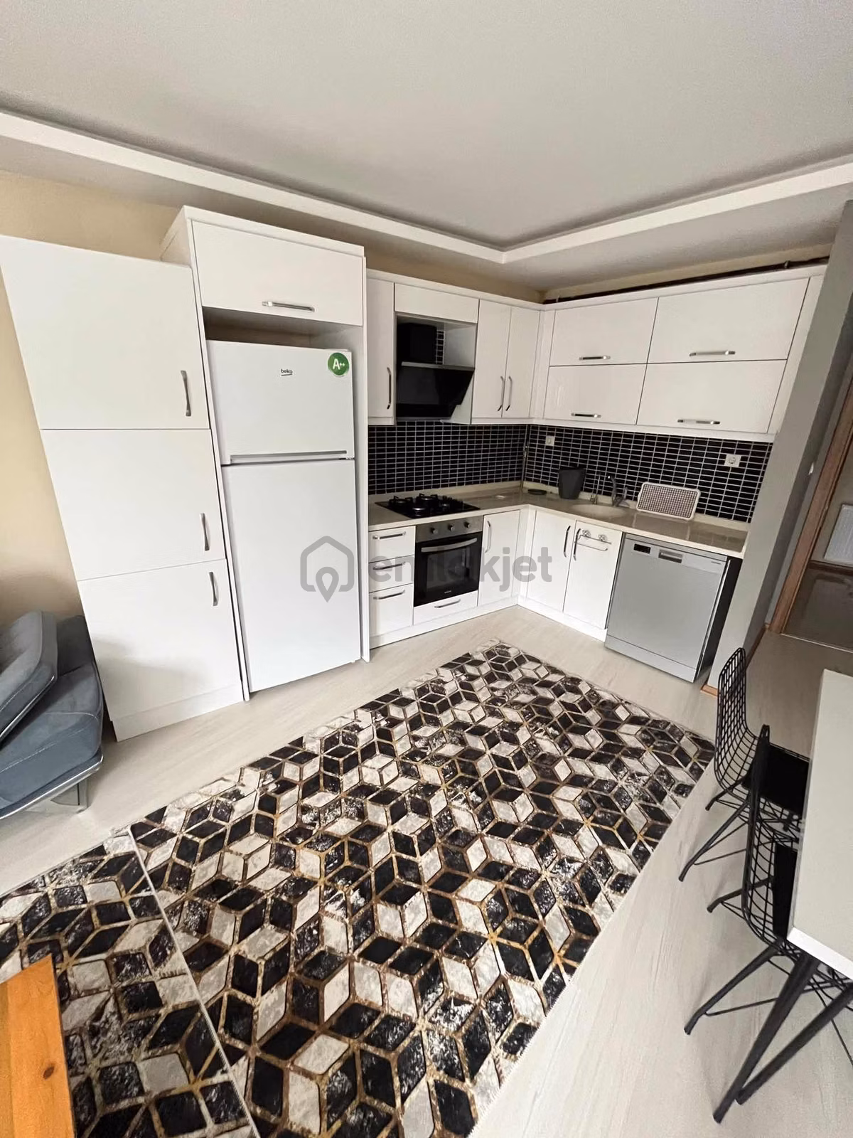 Görükle Merkezi Konum'da Satılık Geniş 1+1 Eşyalı Daire - 7