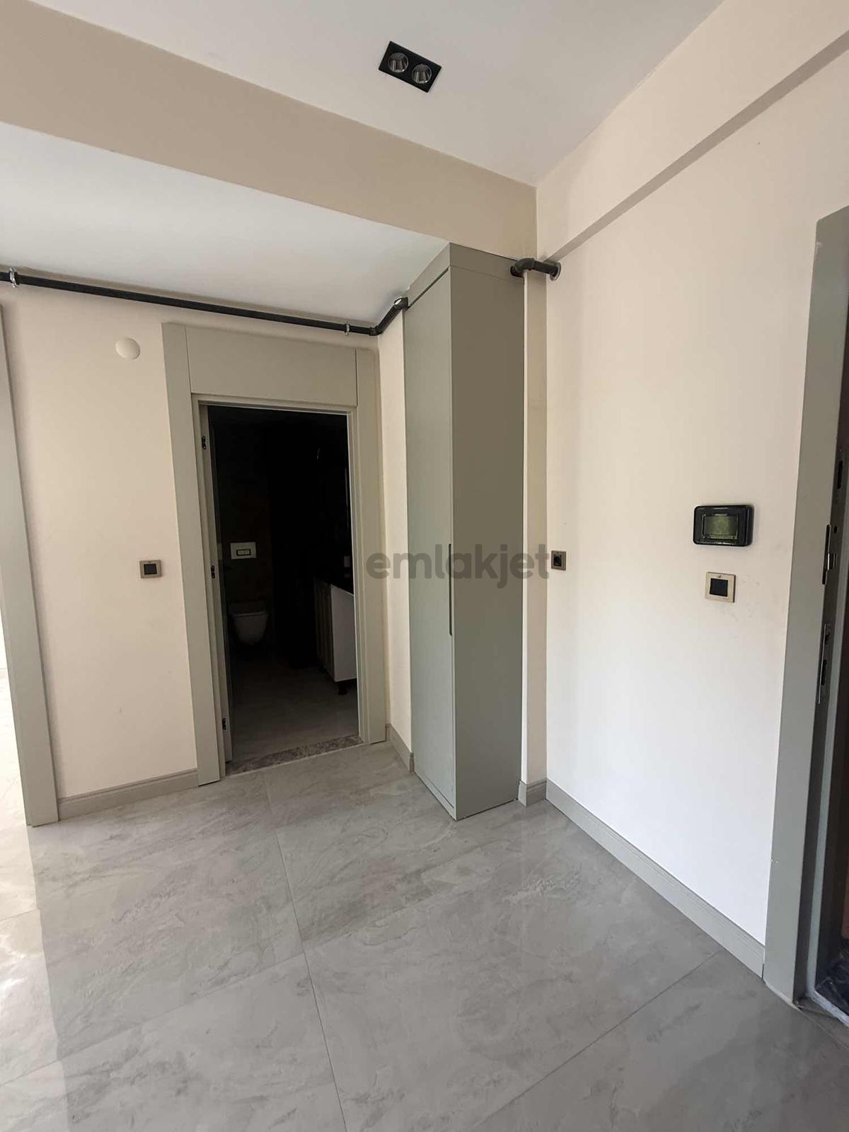 Bahçe Kullanımlı Yerden Isıtmalı Site İçerisinde 1 + 1 Daire - 11