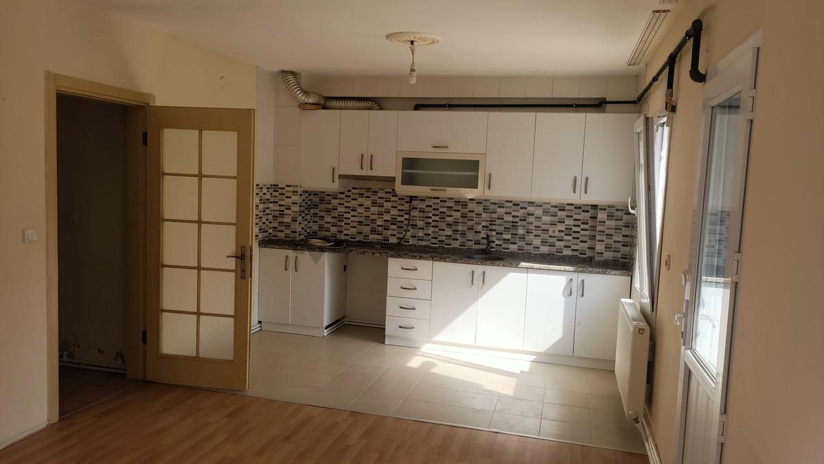 Zeytinalanı Merkezi Konumda,ebeveyn Banyolu 2+1 Daire - 3