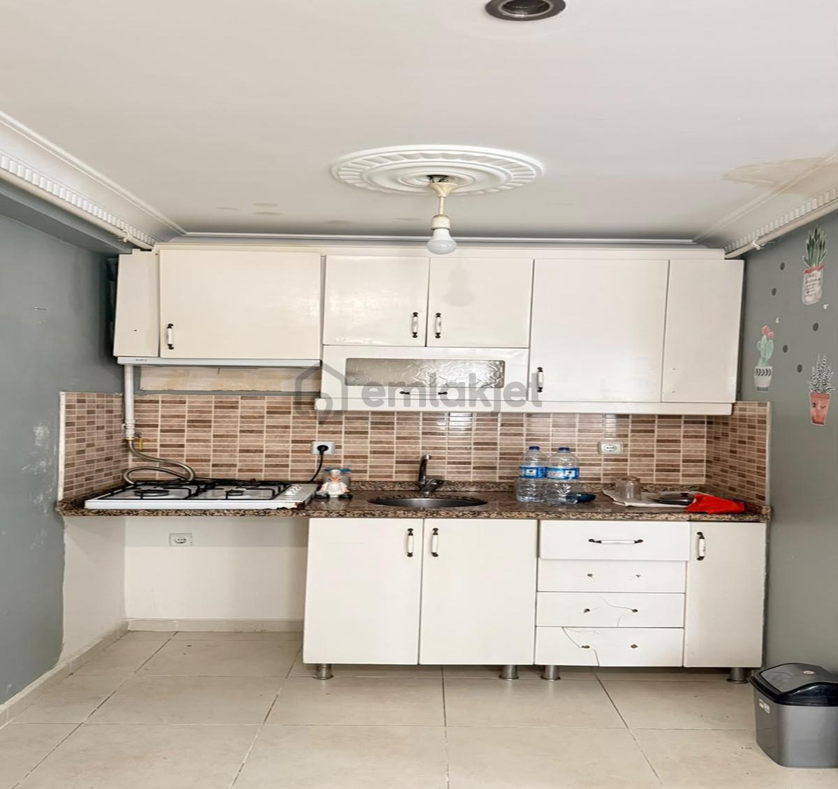 Metrobüse Yürüme Mesafesinde 1+1 Kiralık Yüksek Giriş - 9
