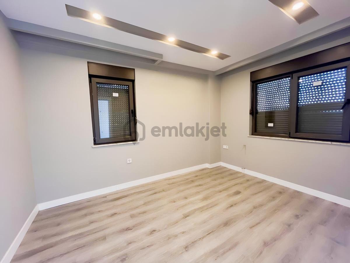 Altınovada Sıfır Havuzlu Sitede Kiralık 1+1 Daire - 5