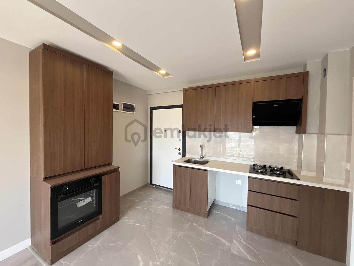 Altınovada Sıfır Havuzlu Sitede Kiralık 1+1 Daire - 2