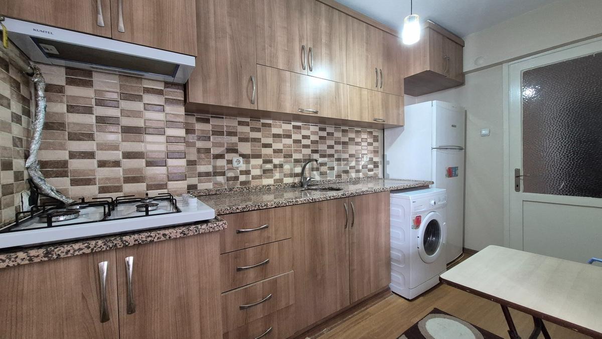 Adliye Sarayı Yakını Eşyalı Doğalgaz Kombili 3+1 - 9
