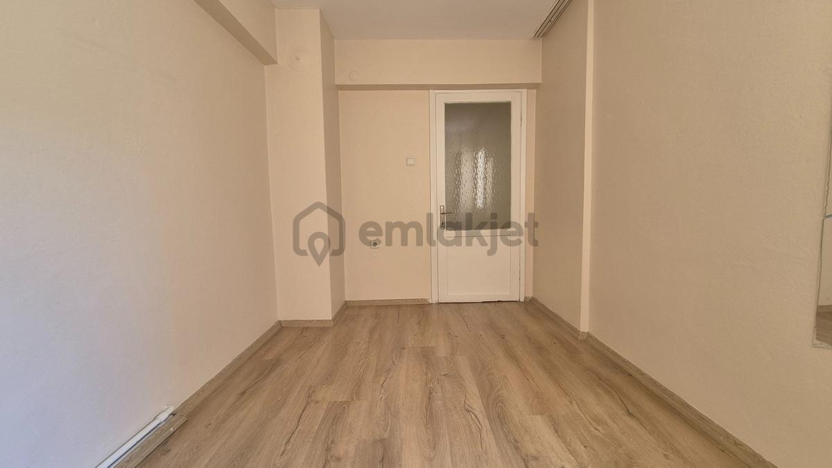 Adliye Sarayı Yakını Eşyalı Doğalgaz Kombili 3+1 - 10