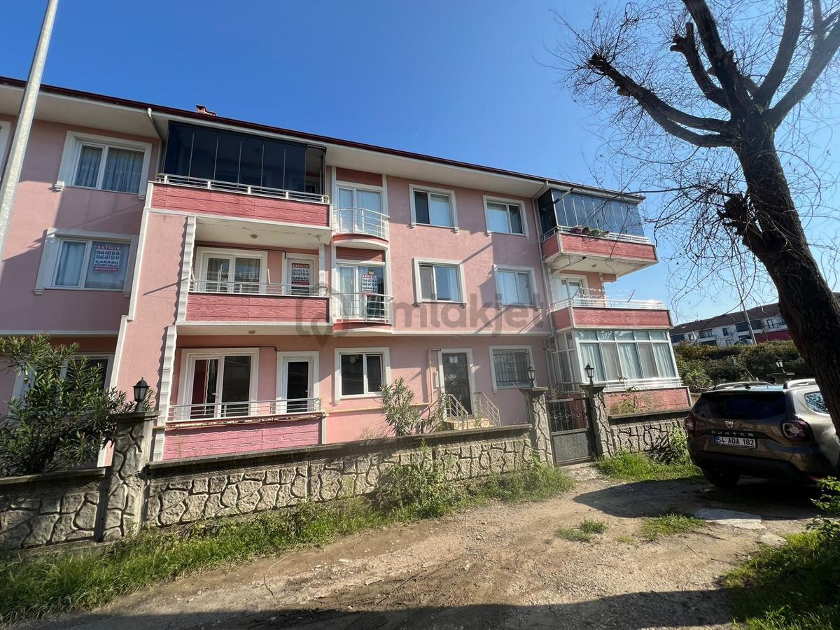Karasu Çağdaş Mevkinde Denize Yakın Ara Kat 2+1... - 7
