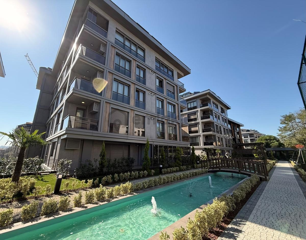 Remax Anı 'dan Çengelköy Vera Sitesi 'nde 4+1 Çatı Dubleksi