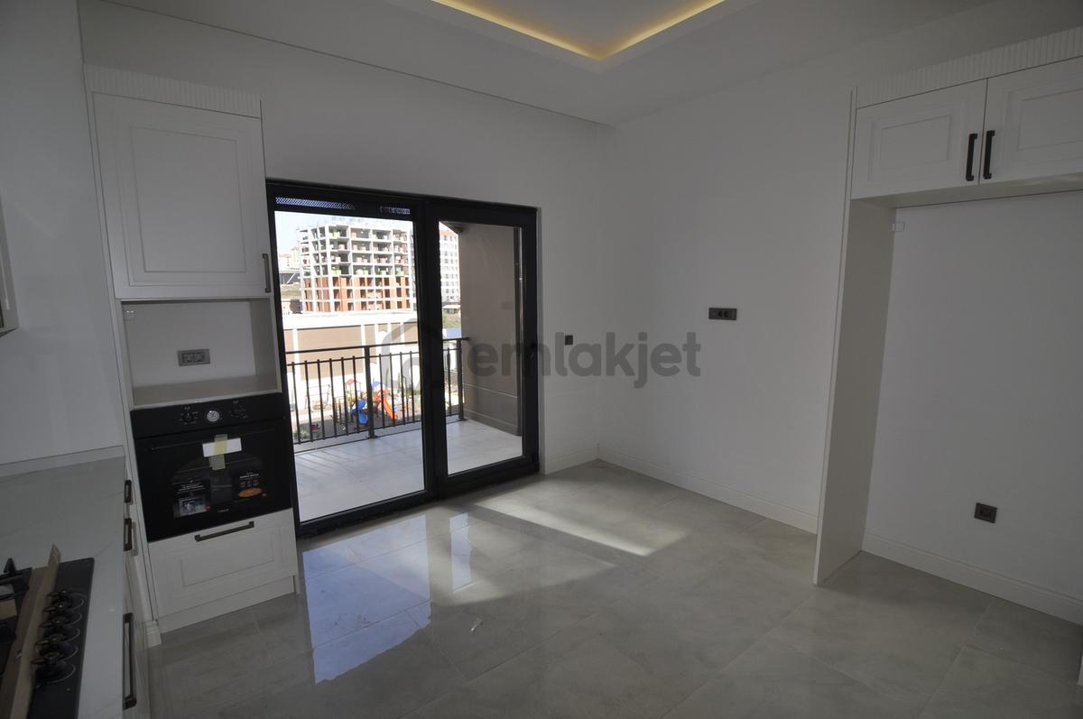 Pyramıd'den Mostar Konsept Ara Kat Lüx 5+1 (270m2) Boş Daire - 2
