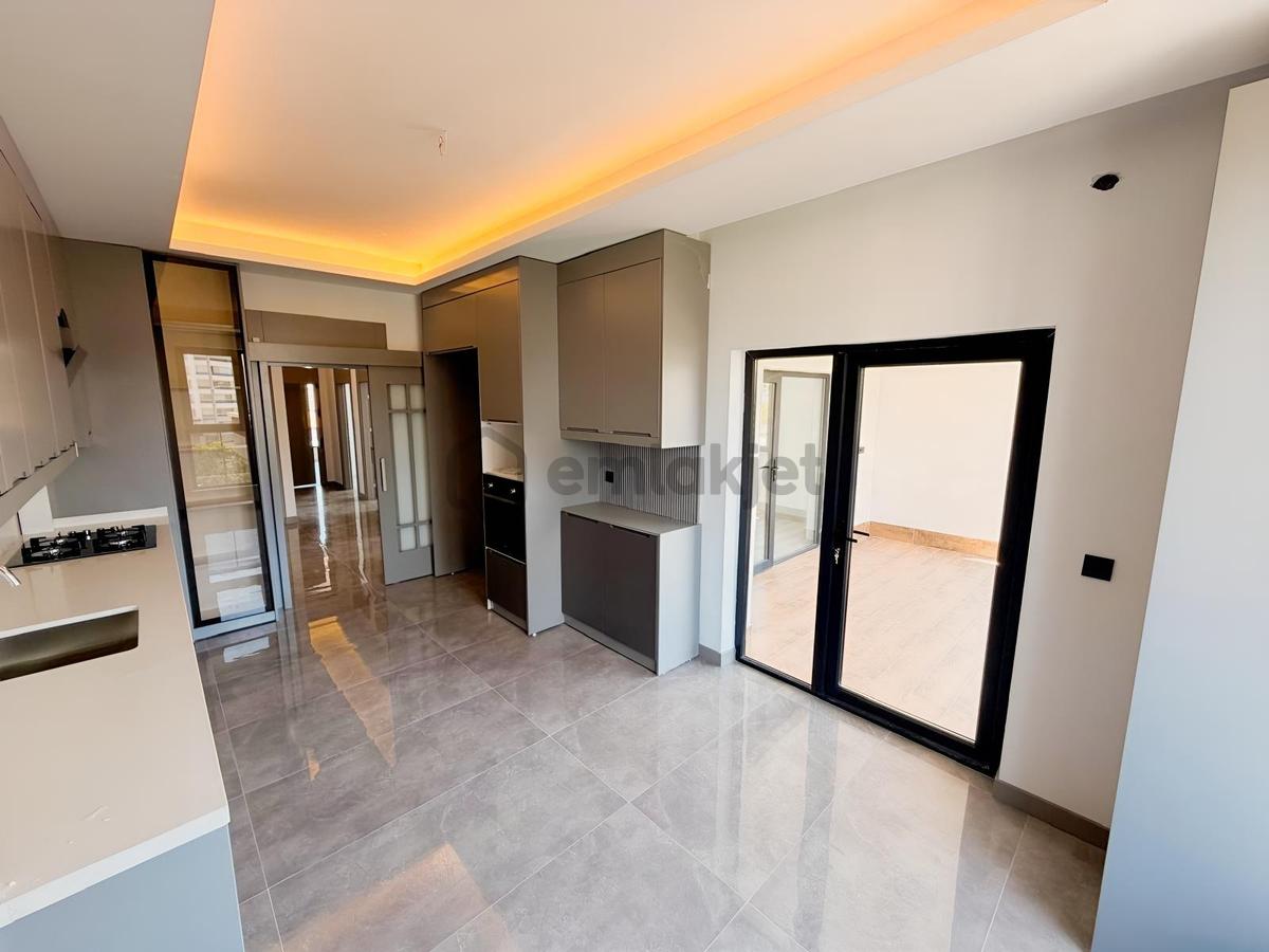 Bağlıca Mükemmel Konumda 4+1 Sıfır Daire - 22