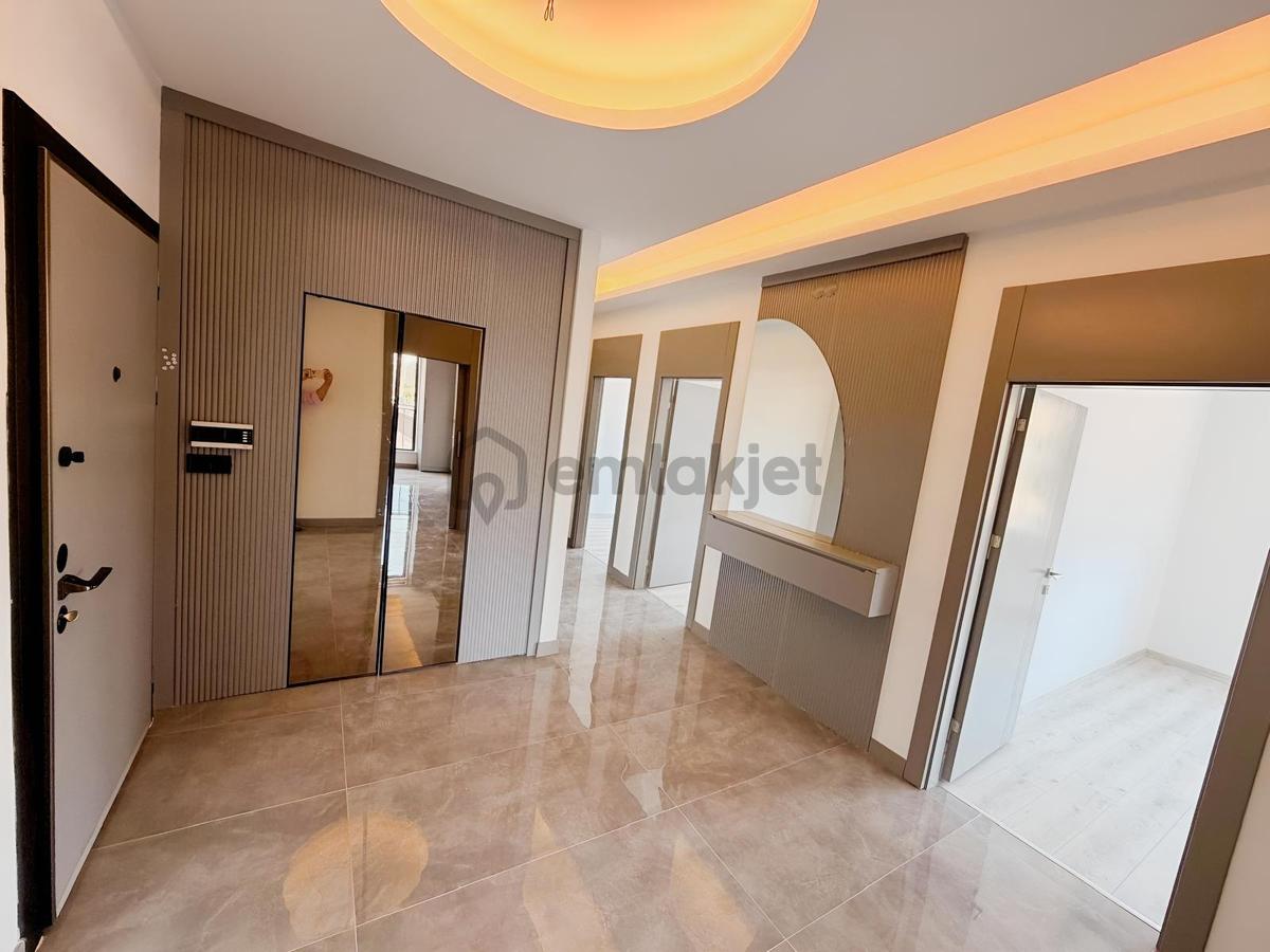 Bağlıca Mükemmel Konumda 4+1 Sıfır Daire - 11