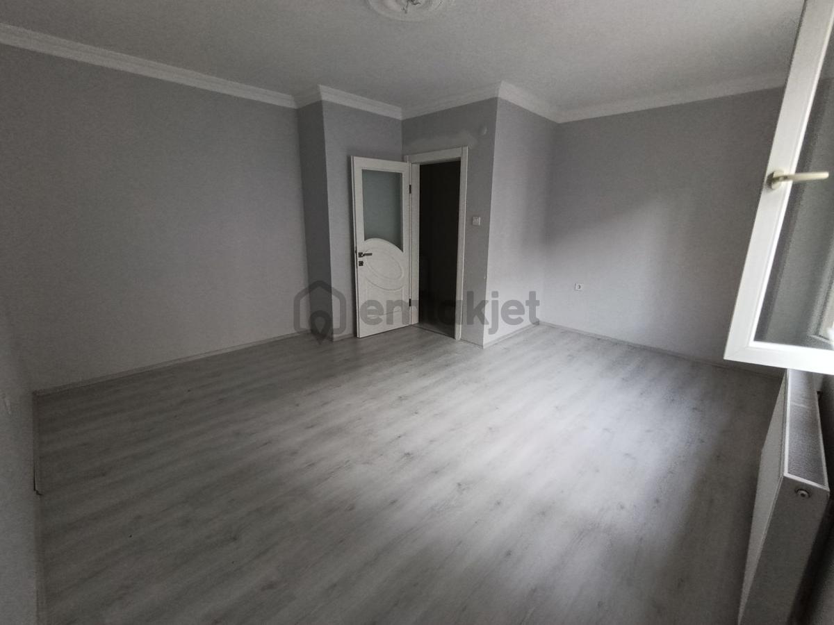 Dikkaldırım'da Kiralık 2+1 İçi Bakımlı Daire - 10