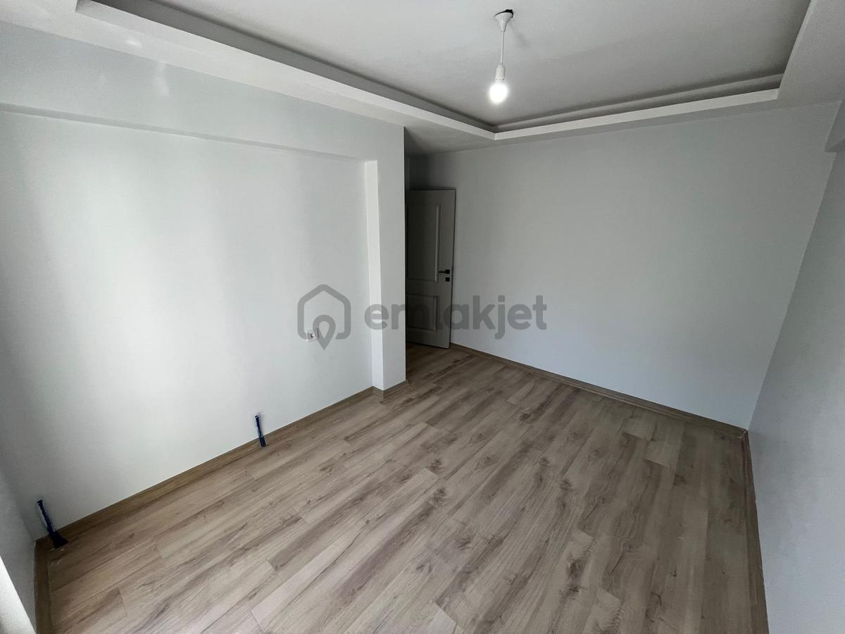 Hüseyingazi Göbekte 2.katta 3+1 Sıfır Daire - 8