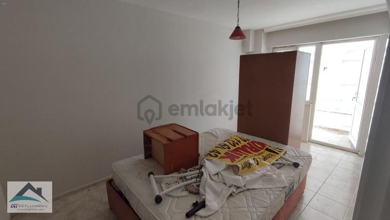 Şehitler Mahallesinde 1+1 Kiralık Ara Kat - 3
