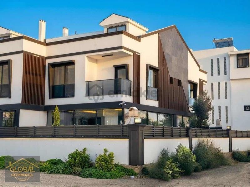 Özderede Denize 200m Büyük Bahçeli Köşe Villa - 34