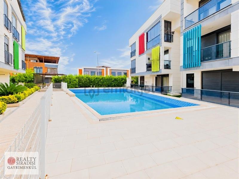 Güzelbağda Site İçinde Satılık 2+1 Ebeveyn Banyolu Havuzlu - 6