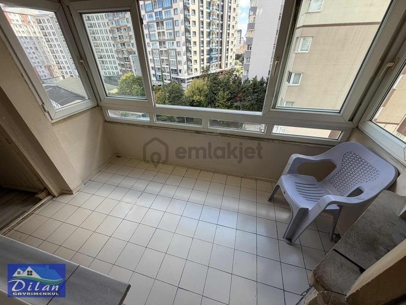 Metrobüse 5 Dakika Yürüme Mesafesinde Aile Apartmanında - 6
