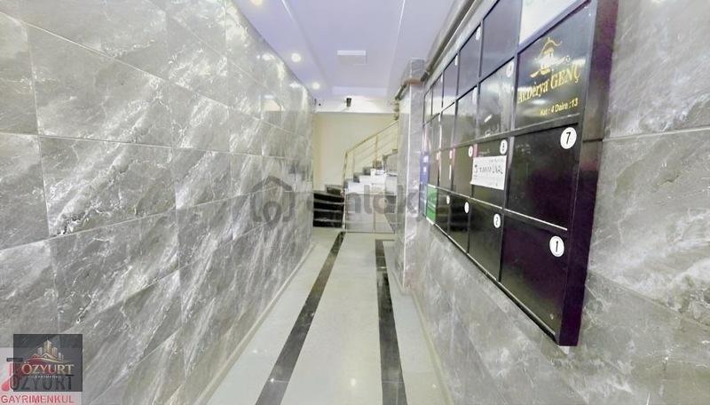 Metroya Yakın Asansörlü Ofis Kat - 3