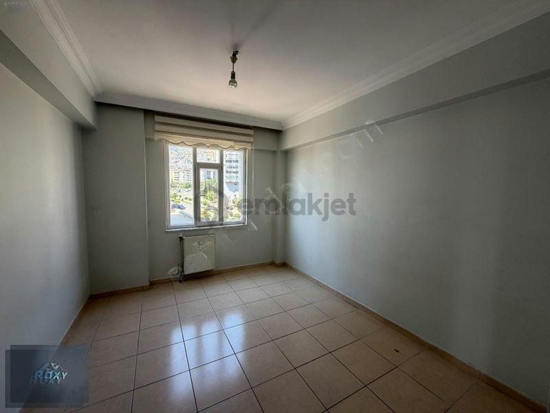 Roxy Grouptan Cadde Üzeri Önü Açık 3 Cepheli Prestijli Daire - 11