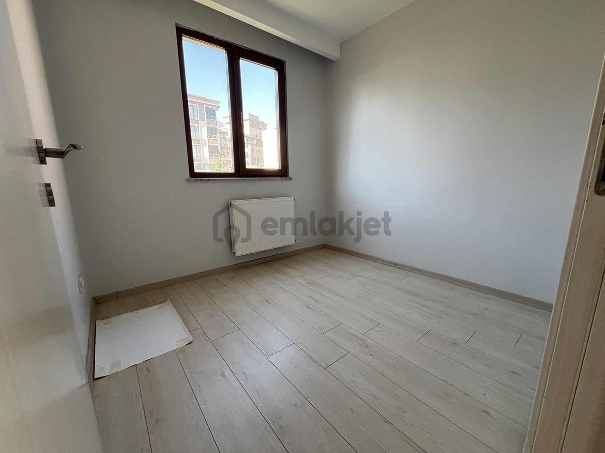 Sancaktepe Yenidoğanda Ana Cadde Üzerinde Satılık 2+1 Daire - 13