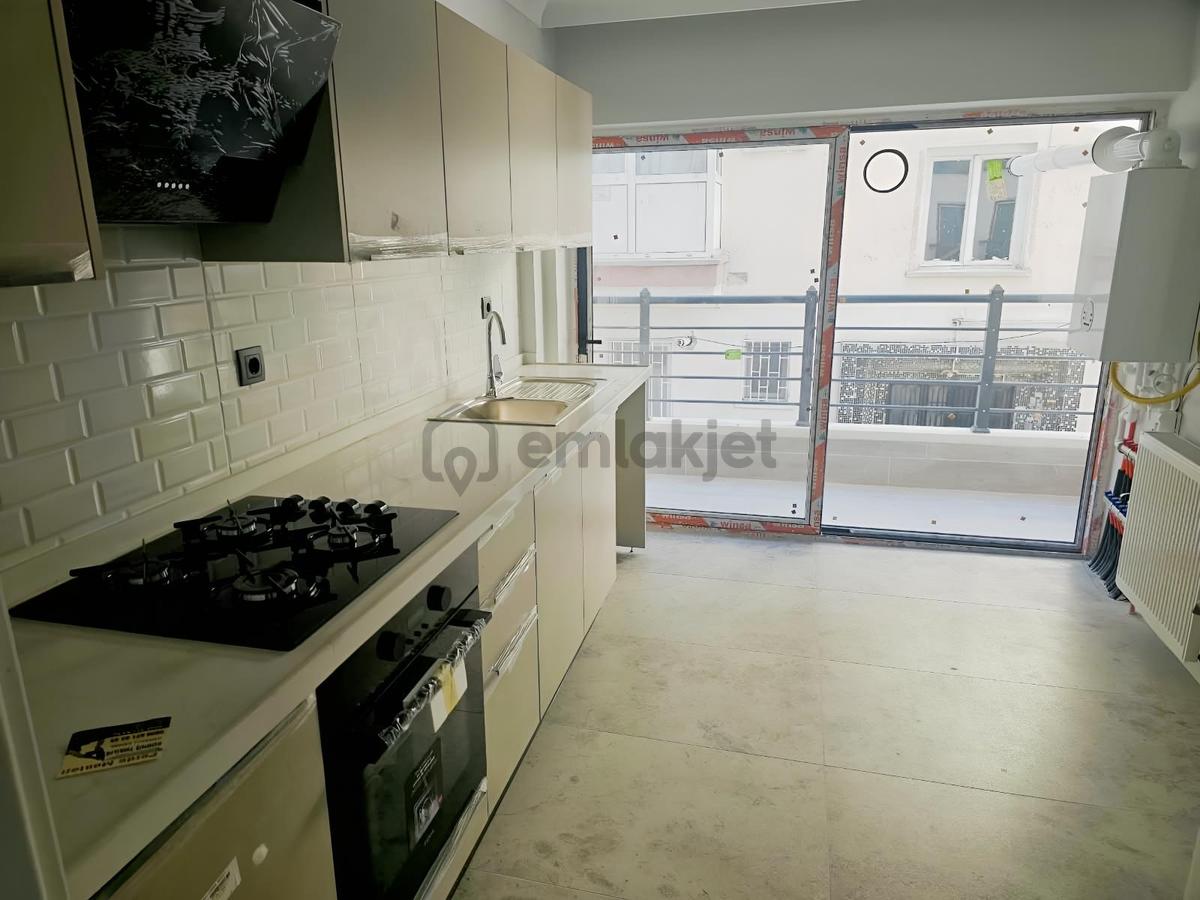 Emekte 2+1 Sıfır Bina 1. Kat Metro Yakını - 2