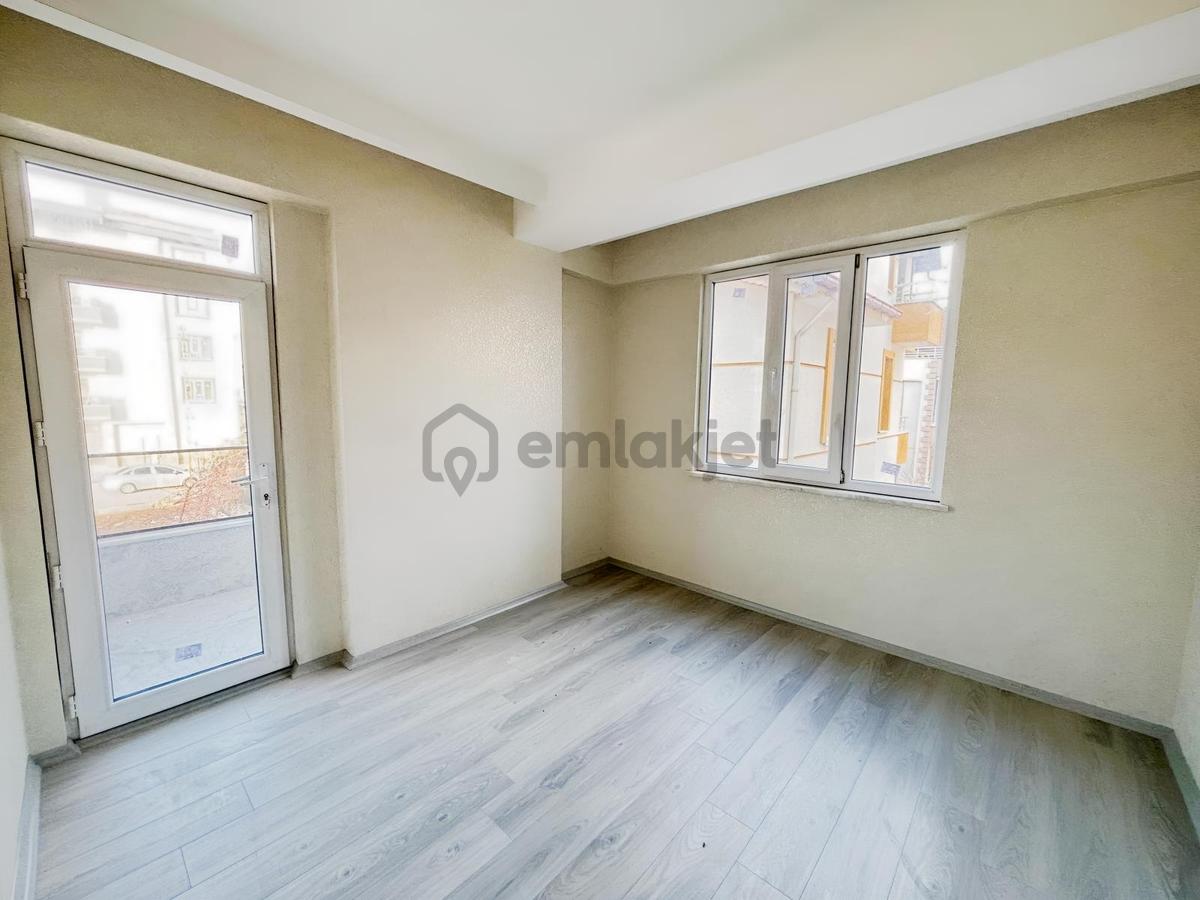 Uluğbey Mah. Cadde Üzeri, Lüks Site İçinde Satılık 3+1 Daireler - 11