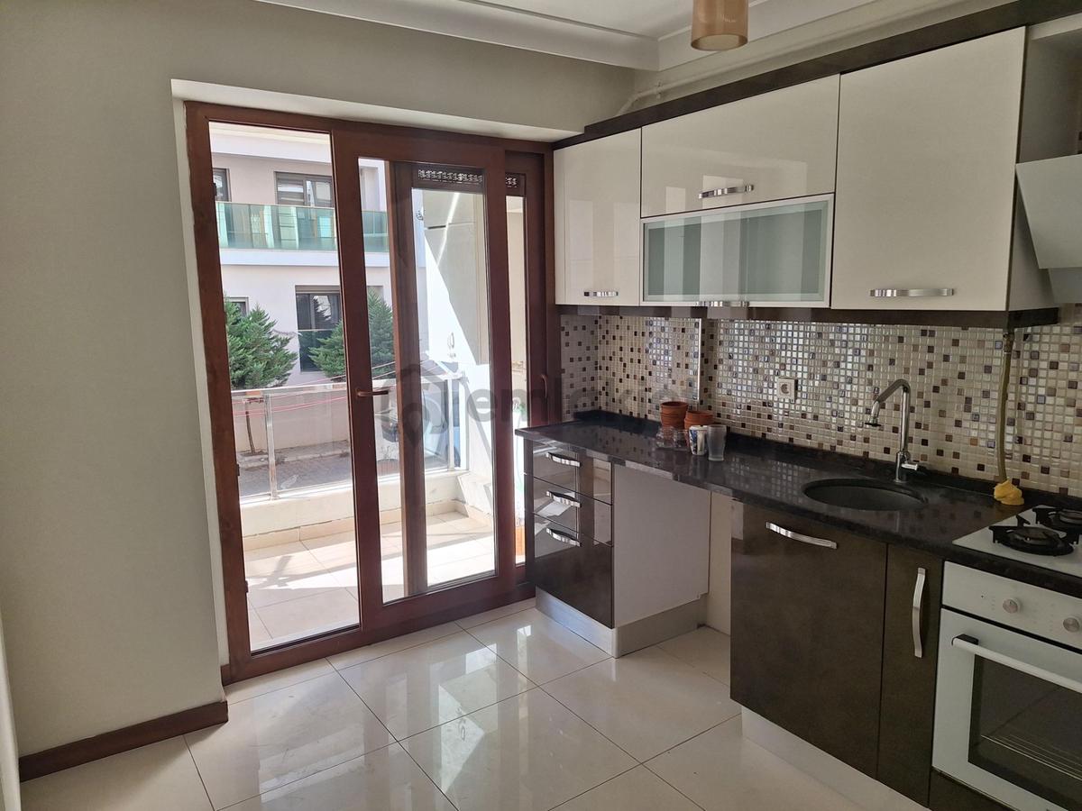 Dedebaşında Balkonlu, Geniş, Kapalı Mutfak 1+1 Daire - 32