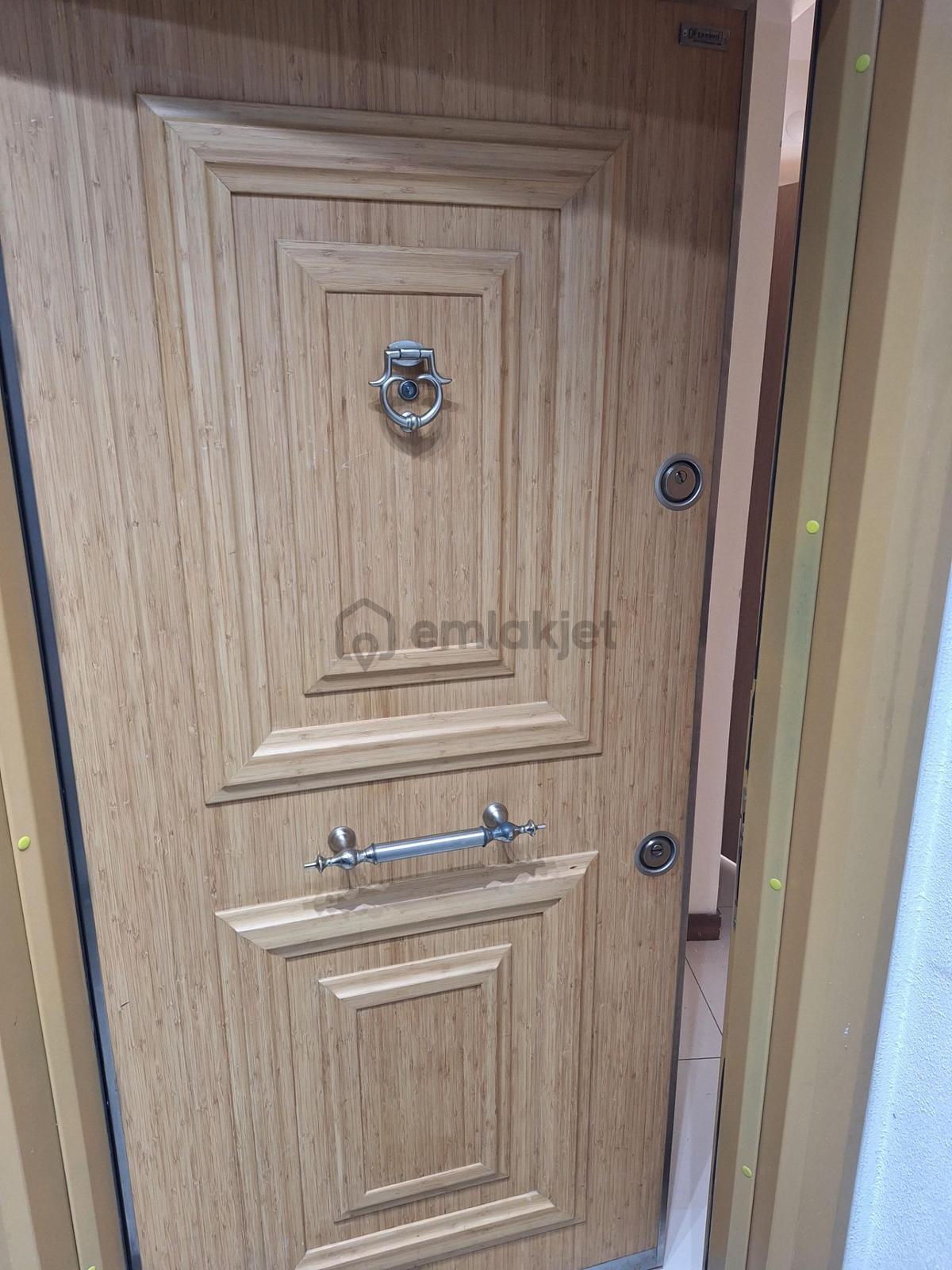 Dedebaşında Balkonlu, Geniş, Kapalı Mutfak 1+1 Daire - 11