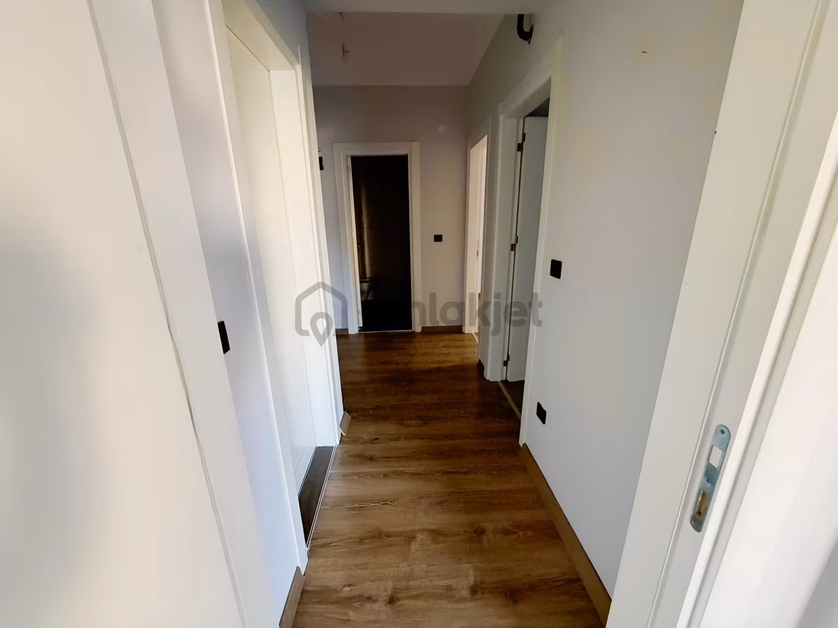 Cumhuriyet Mahallesinde Satılık 2+1 Daire - 10