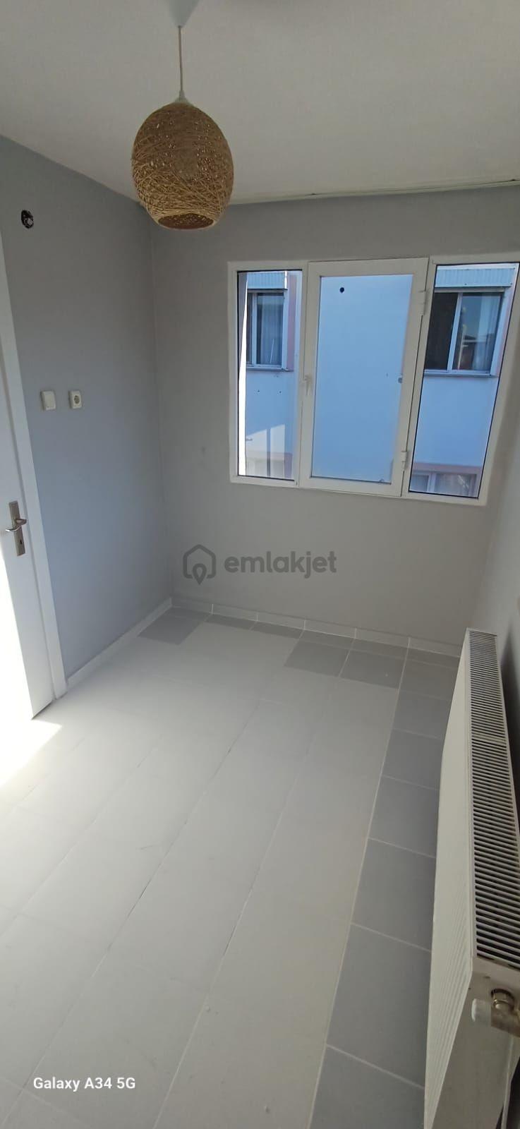 Sahibinden Üçyol Metro Yakını Ferah Köşe Daire